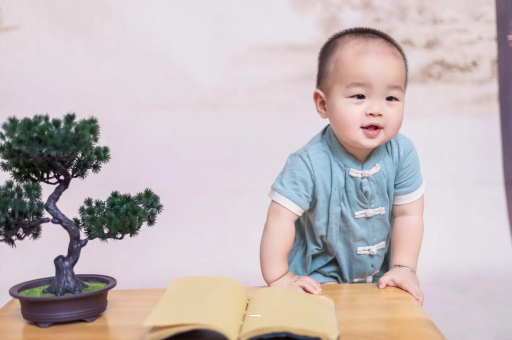 广州代怀供卵公司宝宝爱吐奶是什么原因